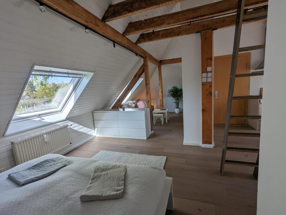 Helles Dachgeschoss-Appartement 克雷费尔德 外观 照片